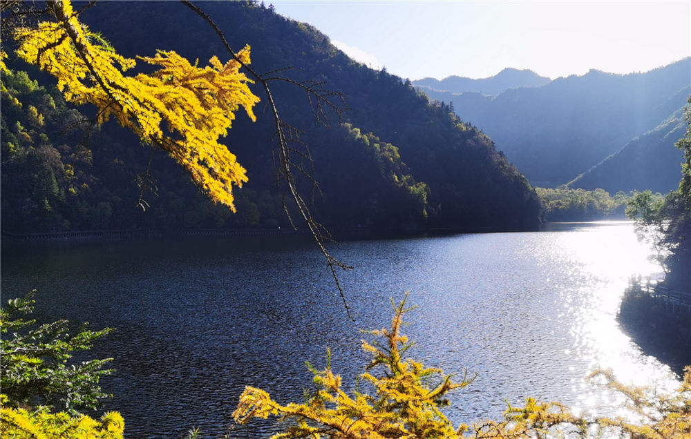 孟達(dá)天池秋景